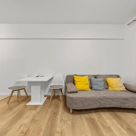 公寓 Air Conditioned 1 Apartment, With Garden, New Building