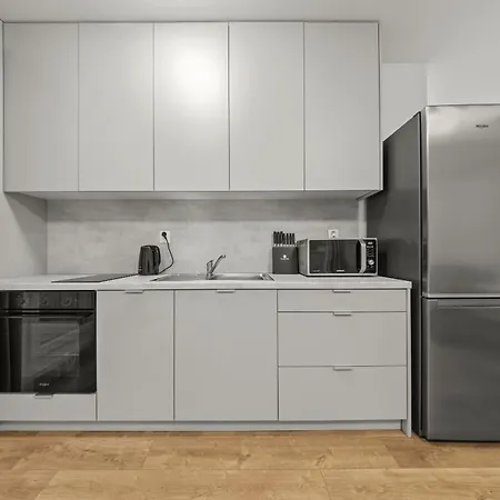 Air Conditioned 1 Apartment, With Garden, New Building Μπρατισλάβα