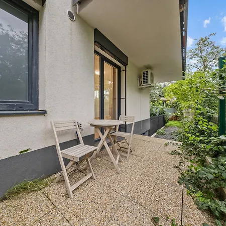 Air Conditioned 1 Apartment, With Garden, New Building * Μπρατισλάβα