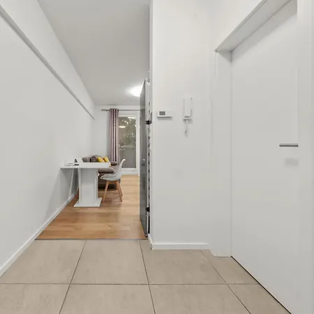 Air Conditioned 1 Apartment, With Garden, New Building Μπρατισλάβα