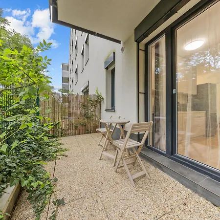 Air Conditioned 1 Apartment, With Garden, New Building Apartment *