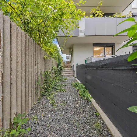 Апартаменты Air Conditioned 1 Apartment, With Garden, New Building